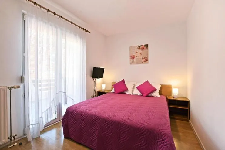 Apartments Vesna 343 Porec Croatia